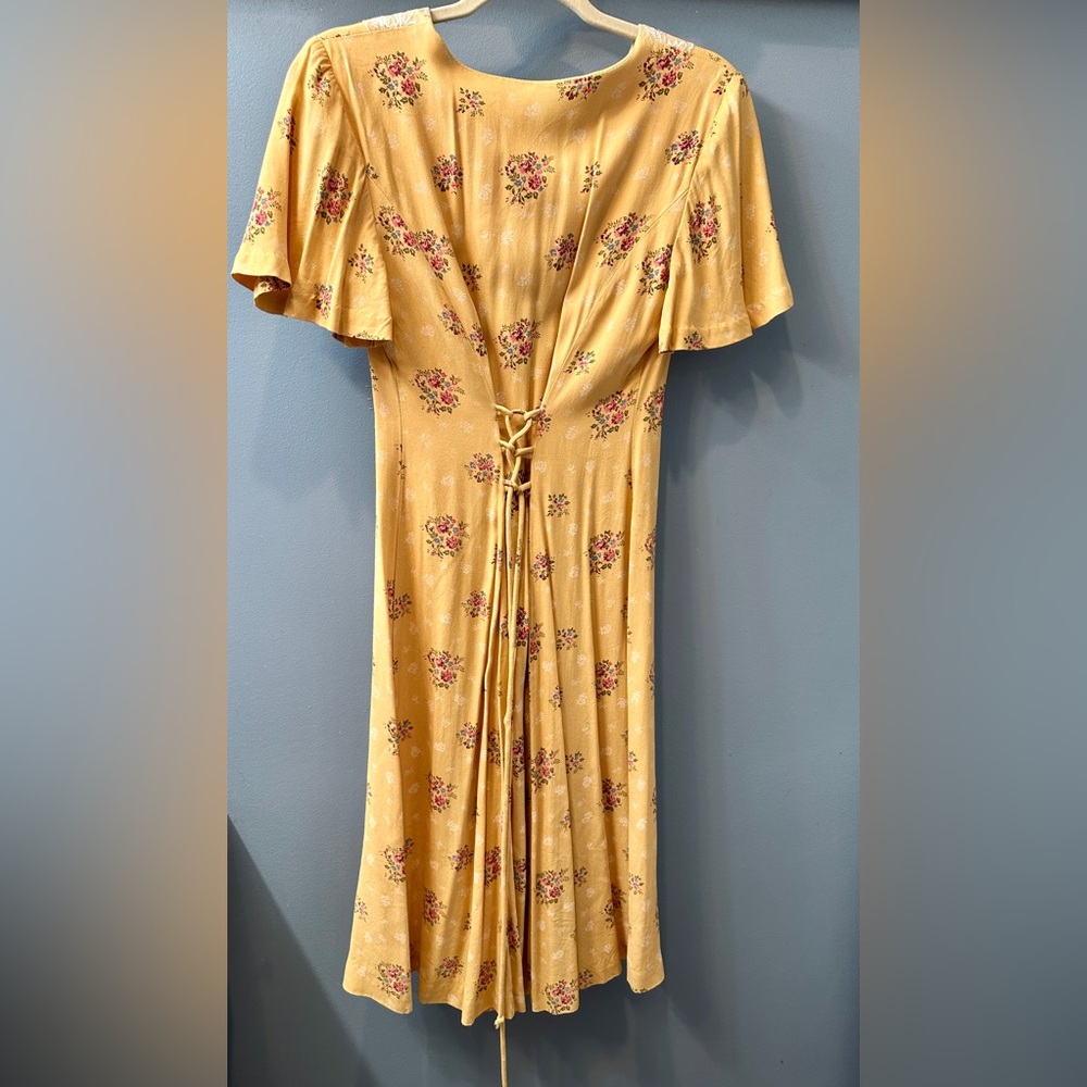 Melissa Yellow Floral Dress with Lace Collar - Picture 8 of 9